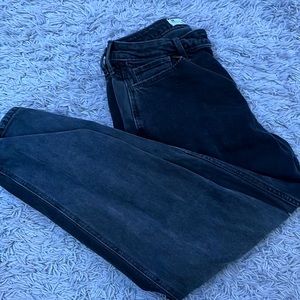 hollister curvy high rise mom jean